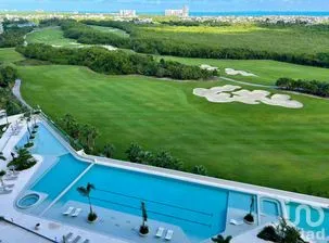 NEX-290100 - Departamento en Renta, con 3 recamaras, con 4 baños, con 224 m2 de construcción.