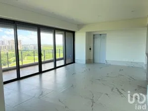NEX-290100 - Departamento en Renta, con 3 recamaras, con 4 baños, con 224 m2 de construcción.