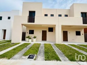 NEX-302874 - Casa en Venta, con 3 recamaras, con 2 baños, con 106 m2 de construcción.