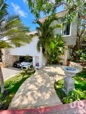 NEX-305497 - Casa en Venta, con 3 recamaras, con 3 baños, con 343 m2 de construcción.
