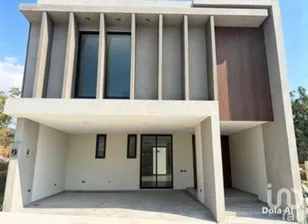 NEX-305578 - Casa en Venta, con 3 recamaras, con 3 baños, con 307 m2 de construcción.