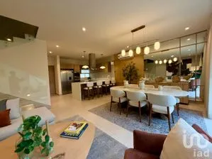 NEX-308538 - Casa en Venta, con 3 recamaras, con 2 baños, con 149 m2 de construcción.
