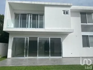 NEX-37742 - Casa en Venta, con 4 recamaras, con 4 baños, con 430 m2 de construcción en Lagos del Sol, CP 77567, Quintana Roo.