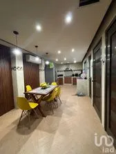 NEX-83982 - Casa en Venta, con 8 recamaras, con 8 baños, con 1000 m2 de construcción.