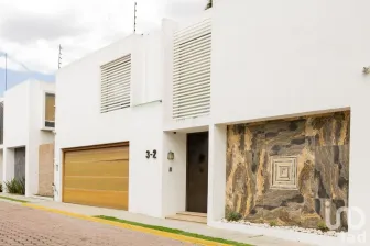 NEX-184719 - Casa en Venta, con 3 recamaras, con 4 baños, con 299 m2 de construcción en San Martinito, CP 72825, Puebla.