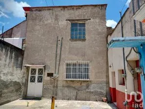 NEX-214726 - Casa en Venta, con 4 recamaras, con 3 baños, con 163 m2 de construcción en 5 de Mayo, CP 50090, México.