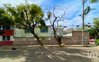 NEX-221054 - Casa en Venta, con 3 recamaras, con 3 baños, con 342 m2 de construcción.