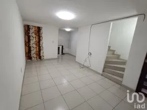 NEX-254793 - Casa en Venta, con 2 recamaras, con 1 baño, con 63 m2 de construcción en Villas de Ecatepec, CP 55056, México.