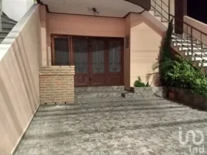 NEX-37632 - Casa en Renta, con 3 recamaras, con 1 baño, con 288 m2 de construcción en El Capricho, CP 76805, Querétaro.