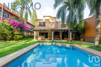 NEX-42378 - Casa en Venta, con 4 recamaras, con 4 baños, con 472 m2 de construcción en Buenavista, CP 62130, Morelos.