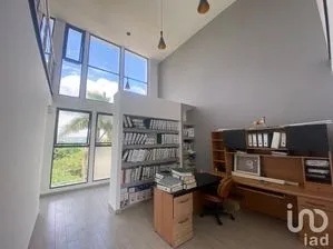 NEX-158085 - Oficina en Renta, con 3 recamaras, con 2 baños, con 225 m2 de construcción en Ampliación Terán, CP 29059, Chiapas.