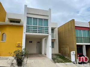 NEX-188209 - Casa en Venta, con 3 recamaras, con 3 baños, con 120 m2 de construcción en Monte Real, CP 29023, Chiapas.