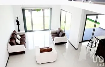NEX-194733 - Casa en Renta, con 4 recamaras, con 5 baños, con 360 m2 de construcción en La Cima, CP 29059, Chiapas.