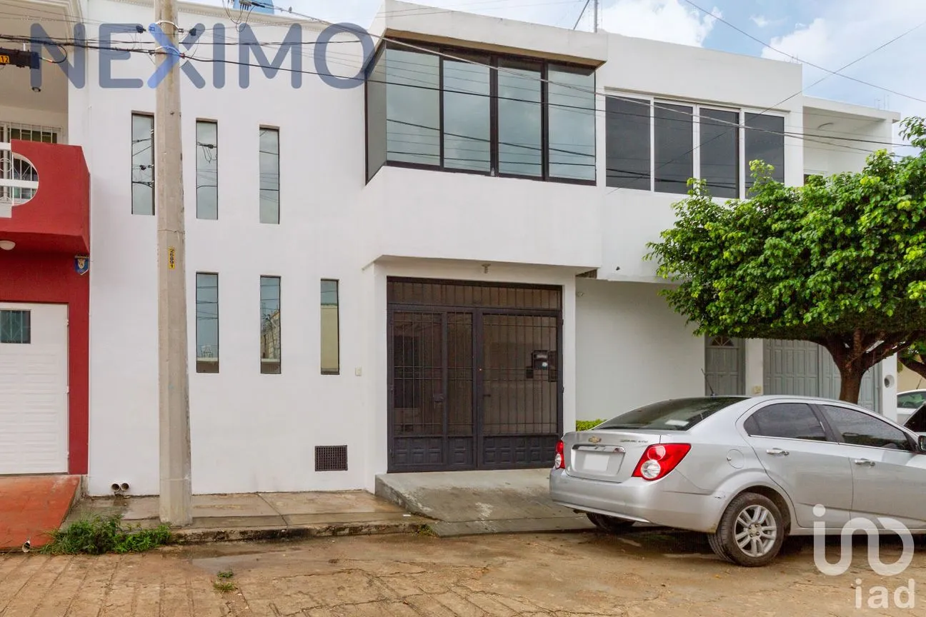 Casa en Venta en Jardines de Buena Vista, Tuxtla Gutiérrez, Chiapas | NEX-51803 | iad México | Foto 1 de 24