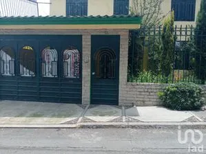 NEX-52325 - Casa en Renta, con 3 recamaras, con 1 baño, con 112 m2 de construcción en La Quebrada Centro, CP 54769, México.