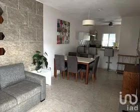 NEX-262135 - Casa en Renta, con 2 recamaras, con 2 baños, con 80 m2 de construcción en Santa Fe del Carmen, CP 77712, Quintana Roo.