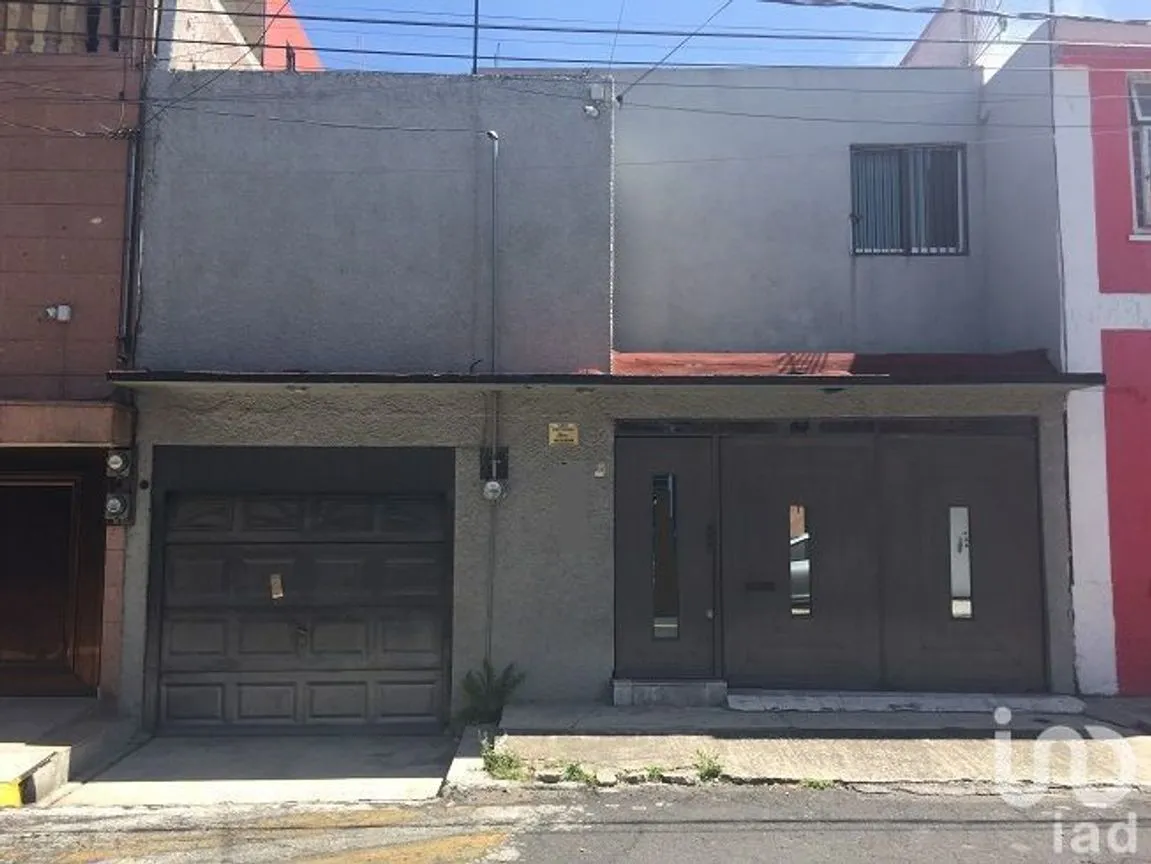 Casa en Venta en Valle del Tepeyac, Gustavo A. Madero, Ciudad de México | NEX-40980 | iad México | Foto 1 de 21