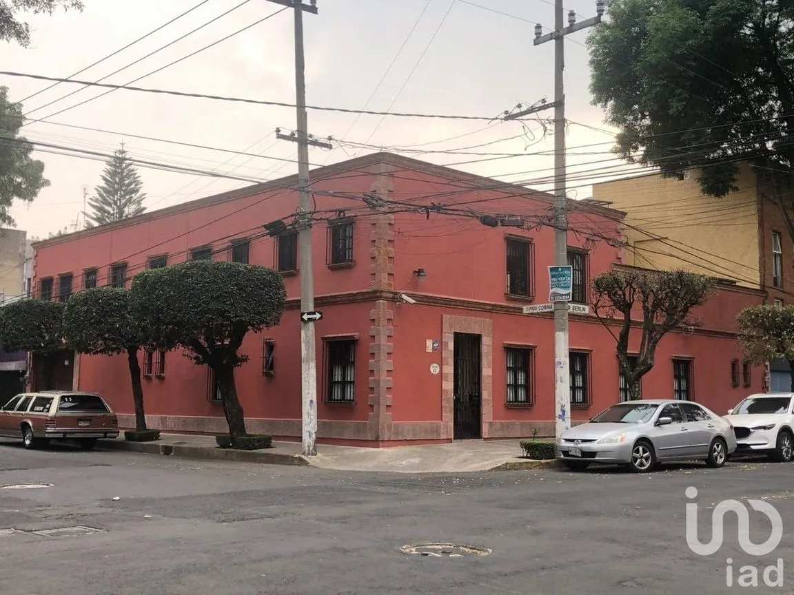 Casa en Venta en Del Carmen, Coyoacán, Ciudad de México | NEX-43905 | iad México | Foto 2 de 19