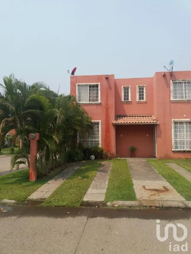 Casa en Venta en Villa Tulipanes, Acapulco de Juárez, Guerrero | NEX-25617 | iad México | Foto 2 de 9