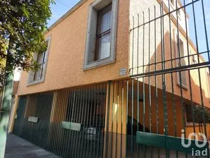 NEX-251253 - Casa en Renta, con 3 recamaras, con 4 baños, con 285 m2 de construcción en Del Carmen, CP 04100, Ciudad de México.