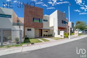 NEX-34093 - Casa en Renta, con 3 recamaras, con 2 baños, con 152 m2 de construcción en Residencial el Refugio, CP 76146, Querétaro.