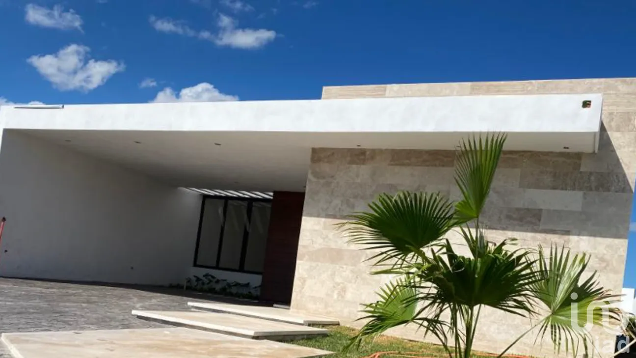 Casa en Venta en Chichi Suárez, Mérida, Yucatán | NEX-40911 | iad México | Foto 3 de 17