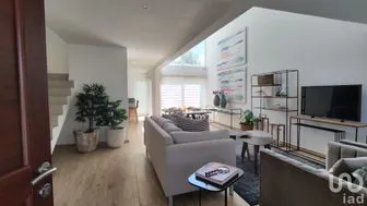 NEX-156682 - Casa en Venta, con 3 recamaras, con 3 baños, con 242 m2 de construcción.