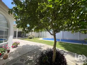 NEX-255532 - Casa en Venta, con 3 recamaras, con 3 baños, con 400 m2 de construcción en Ampliación Huertas del Carmen, CP 76904, Querétaro.