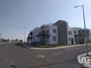 NEX-30860 - Casa en Renta, con 4 recamaras, con 3 baños, con 254 m2 de construcción en El Mirador, CP 76246, Querétaro.