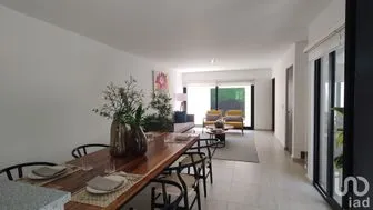 NEX-47005 - Casa en Venta, con 3 recamaras, con 2 baños, con 258 m2 de construcción.
