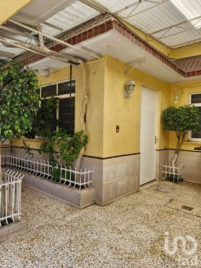 Casa en Venta en Francisco Villa, Álvaro Obregón, Ciudad de México | NEX-195117 | iad México | Foto 3 de 35