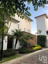 NEX-151647 - Casa en Venta, con 3 recamaras, con 3 baños, con 342 m2 de construcción en Buenavista, CP 62130, Morelos.