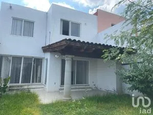 NEX-188278 - Casa en Venta, con 3 recamaras, con 2 baños, con 190 m2 de construcción en Hacienda Tetela, CP 62160, Morelos.