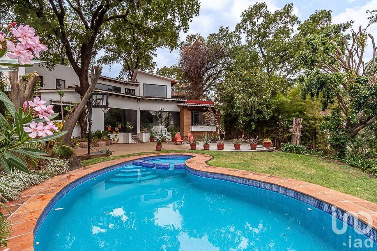 Casa en Venta en Santa María Ahuacatitlán, Cuernavaca, Morelos | NEX-248552 | iad México | Foto 1 de 17