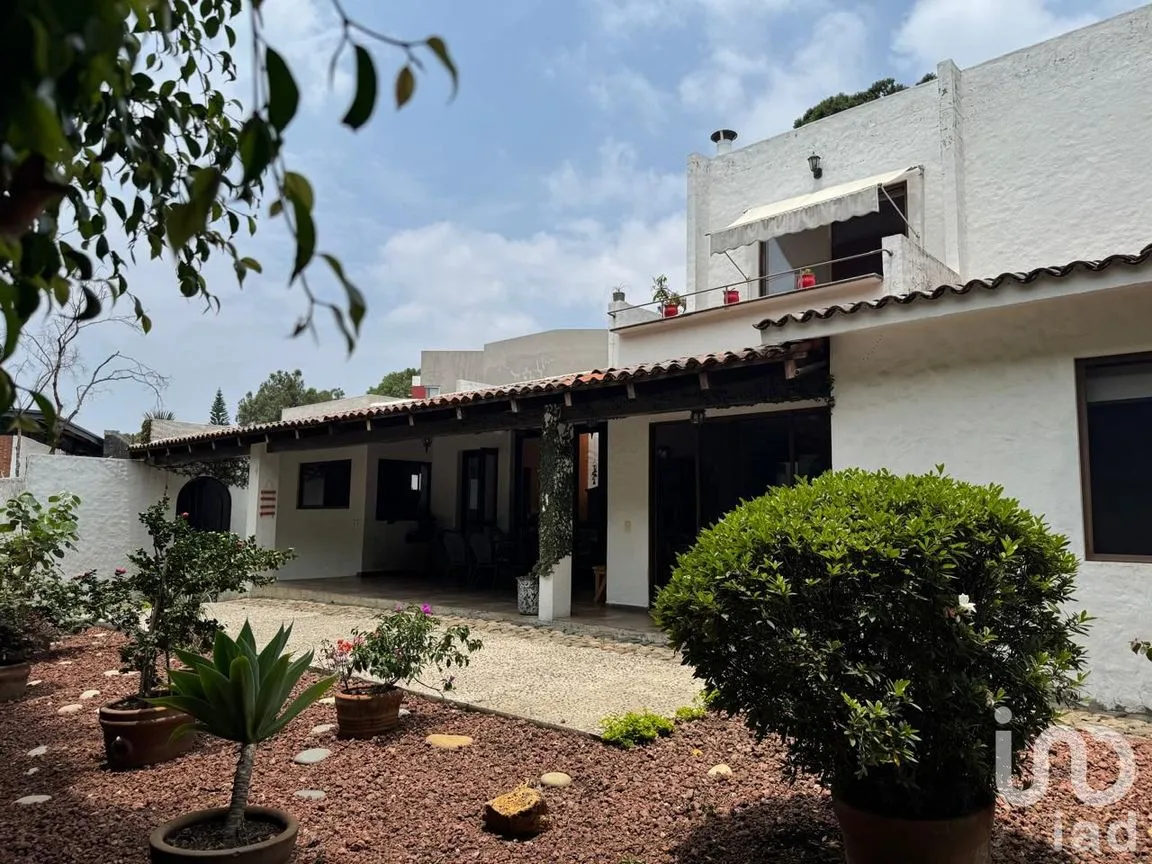 Casa en Venta en Rancho Cortes, Cuernavaca, Morelos | NEX-250180 | iad México | Foto 1 de 24