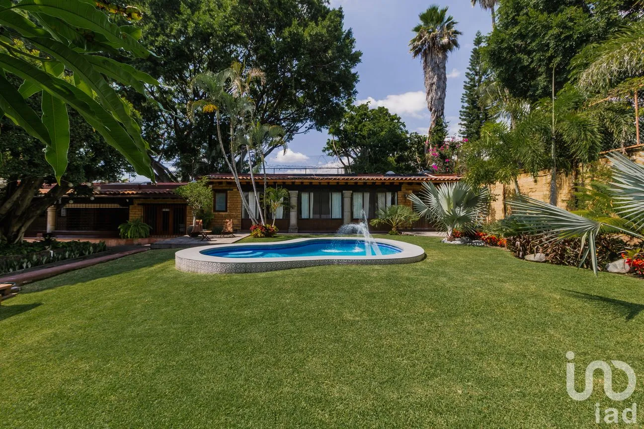 Casa en Venta en Lomas del Mirador, Cuernavaca, Morelos | NEX-261781 | iad México | Foto 2 de 27