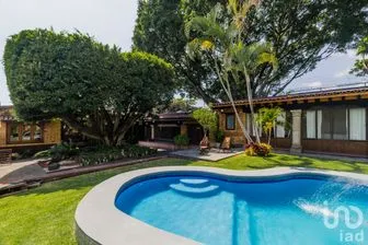 NEX-261781 - Casa en Venta, con 5 recamaras, con 6 baños, con 385 m2 de construcción en Lomas del Mirador, CP 62350, Morelos.