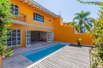 NEX-262392 - Casa en Venta, con 3 recamaras, con 4 baños, con 315 m2 de construcción en Vista Hermosa, CP 62290, Morelos.