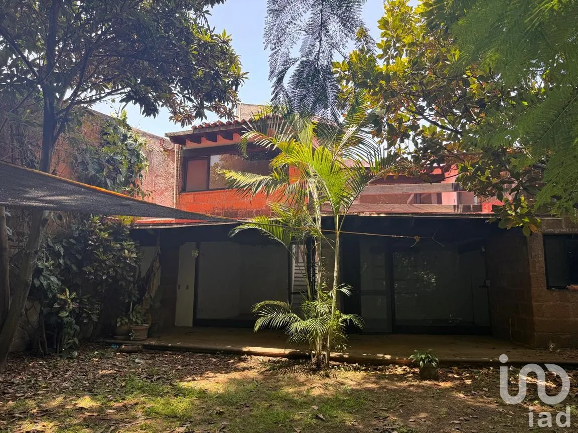 Casa en Venta en Bellavista, Cuernavaca, Morelos | NEX-304477 | iad México | Foto 1 de 21