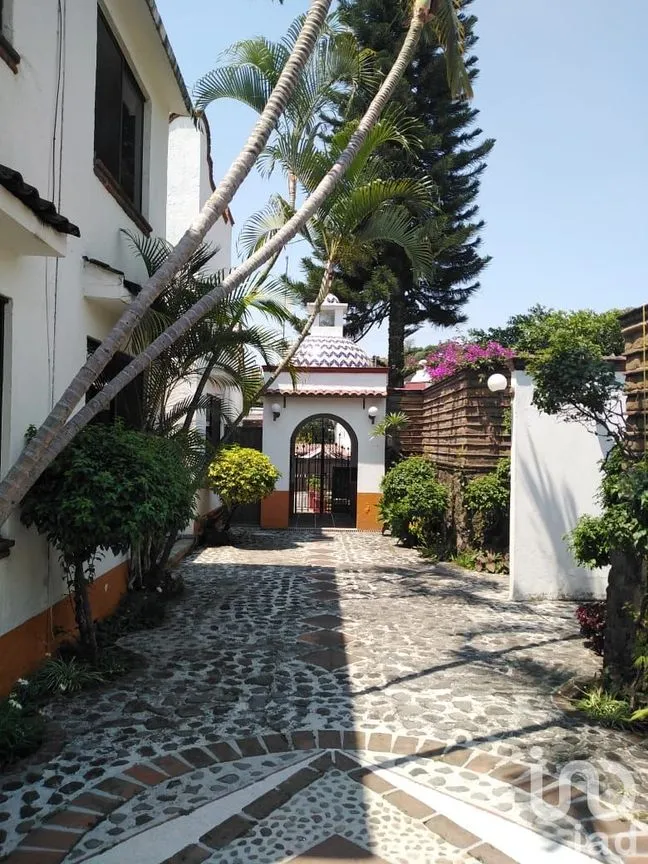 Casa en Venta en Lomas de Atzingo, Cuernavaca, Morelos | NEX-30487 | iad México | Foto 2 de 25