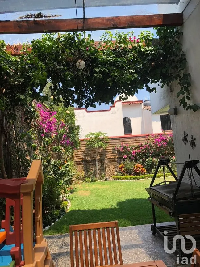 Casa en Venta en Lomas de Atzingo, Cuernavaca, Morelos | NEX-30487 | iad México | Foto 1 de 25