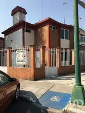 NEX-165087 - Casa en Renta, con 3 recamaras, con 2 baños, con 60 m2 de construcción en Villa Coapa, CP 14390, Ciudad de México.