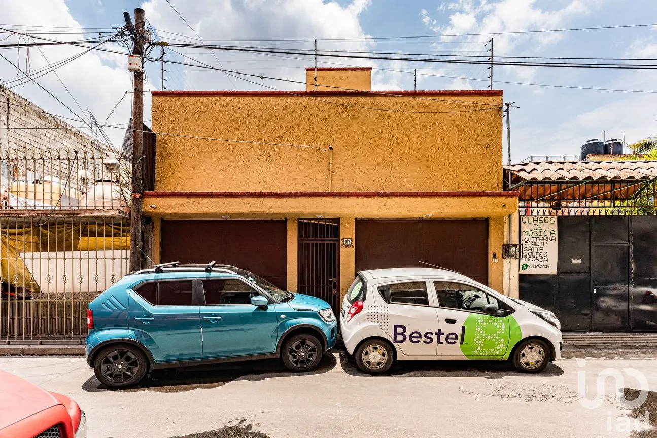 Casa en Venta en Tezozomoc, Azcapotzalco, Ciudad de México | NEX-217169 | iad México | Foto 1 de 24