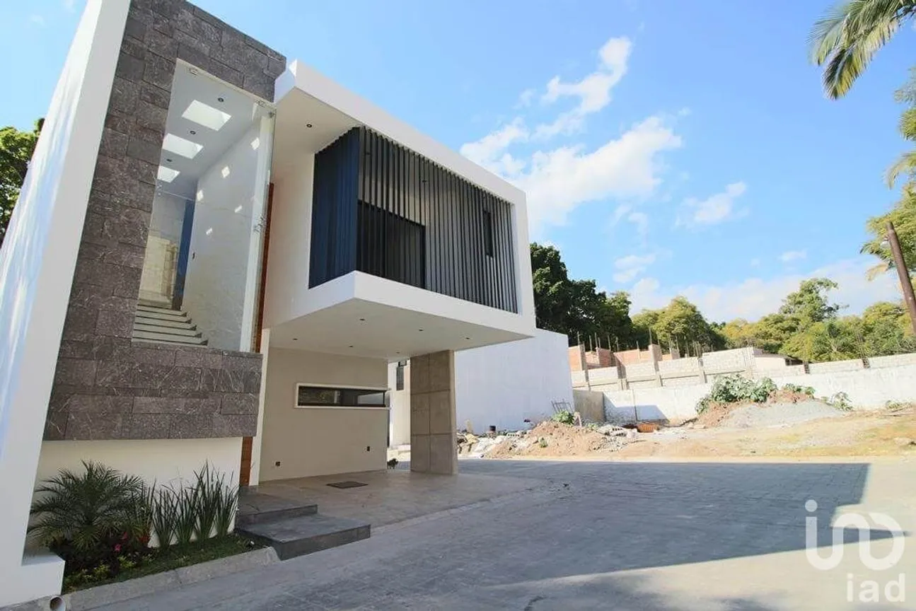 Casa en Venta en Lomas de Atzingo, Cuernavaca, Morelos | NEX-34739 | iad México | Foto 1 de 24