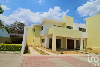 NEX-45572 - Casa en Venta, con 3 recamaras, con 3 baños, con 190 m2 de construcción en Centro Jiutepec, CP 62550, Morelos.