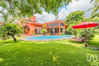 NEX-182023 - Casa en Venta, con 3 recamaras, con 3 baños, con 432 m2 de construcción.