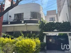 NEX-244559 - Casa en Venta, con 3 recamaras, con 3 baños, con 280 m2 de construcción.