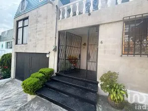 NEX-259391 - Casa en Venta, con 4 recamaras, con 2 baños, con 434 m2 de construcción.