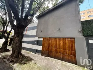 NEX-259789 - Casa en Renta, con 4 recamaras, con 4 baños, con 388 m2 de construcción.