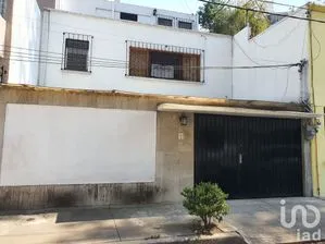 NEX-43667 - Casa en Renta, con 5 recamaras, con 4 baños, con 250 m2 de construcción en Lomas de Chapultepec I Sección, CP 11000, Ciudad de México.